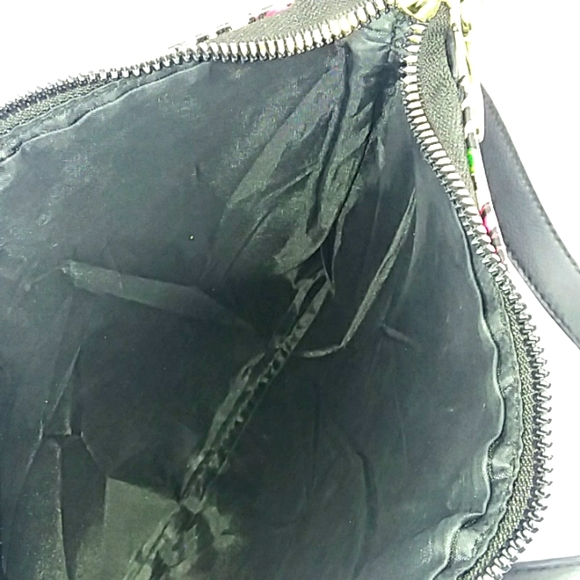 BETSEY JOHNSON ROSE FLORAL CROSSBODY WITH BONUS MINI HEART BAG - Picture 5 of 6